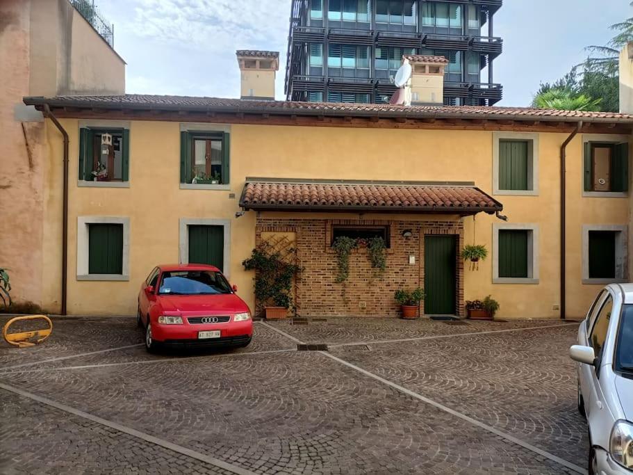 Appartamento Bonbon, Centro Storico Con Parcheggio Γκορίτσια Εξωτερικό φωτογραφία